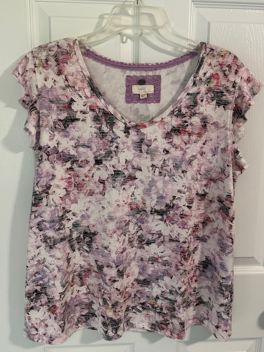 Cupo Lavender Floral V-Neck Short Sleeve Top